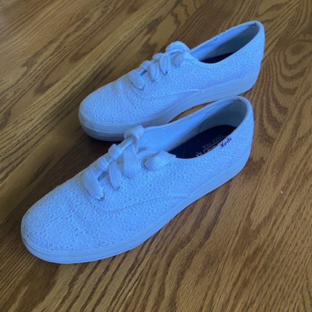Keds women's eyelet triple sole shoes - Picture 3 of 16